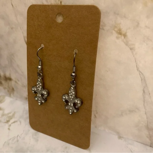 Fleur de Lis Silver Drop Hook Dangling Earrings New Orleans Cocktail Jewelry - Picture 5 of 12